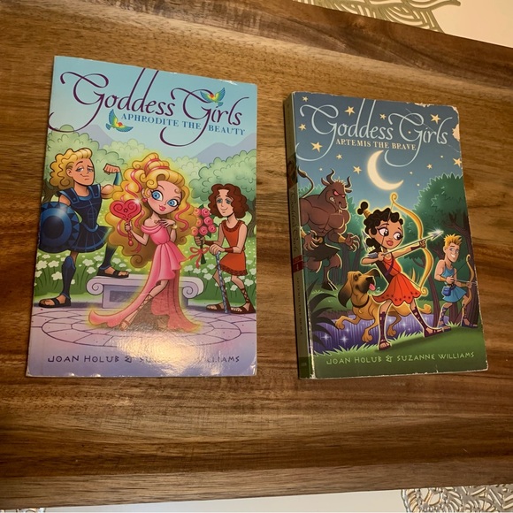 Goddess Girls Book Bundle - Picture 6 of 8